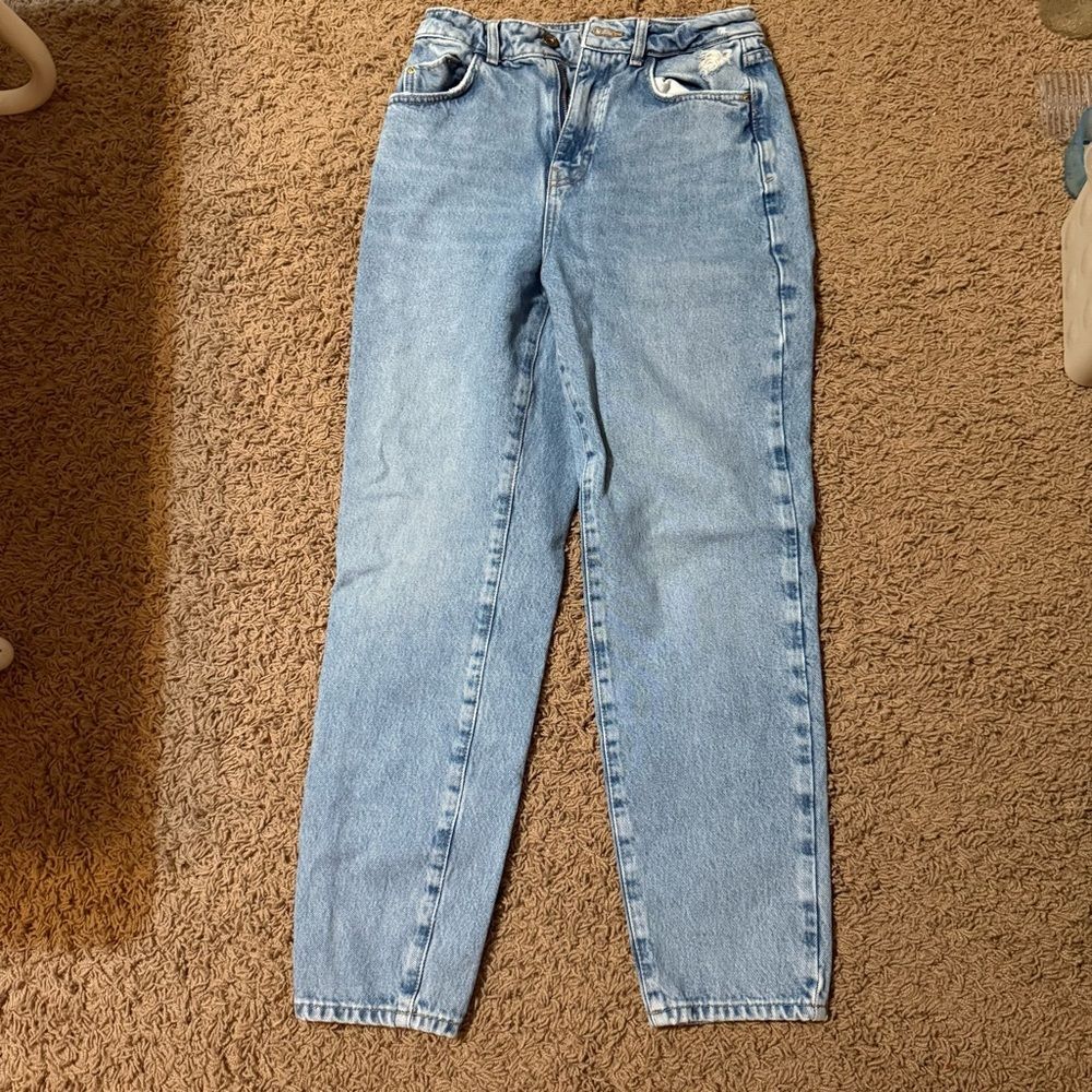 Zara Light Wash Denim Jeans Size 4 distressed Made in Turkey